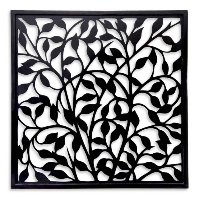 Решётка из чёрного металла